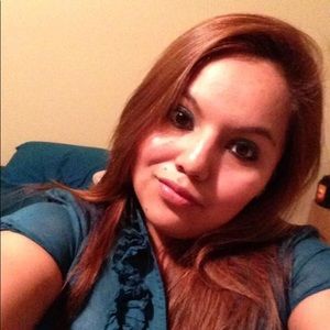 Meet your Posher, Adelina